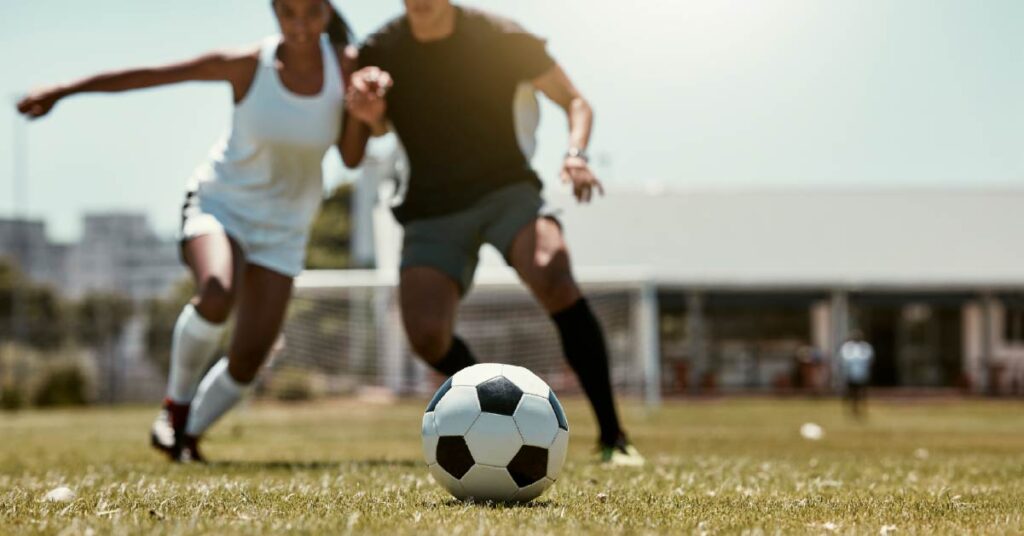 Comparación entre zapatillas de fútbol Nike y JOMA en agarre, durabilidad y precio