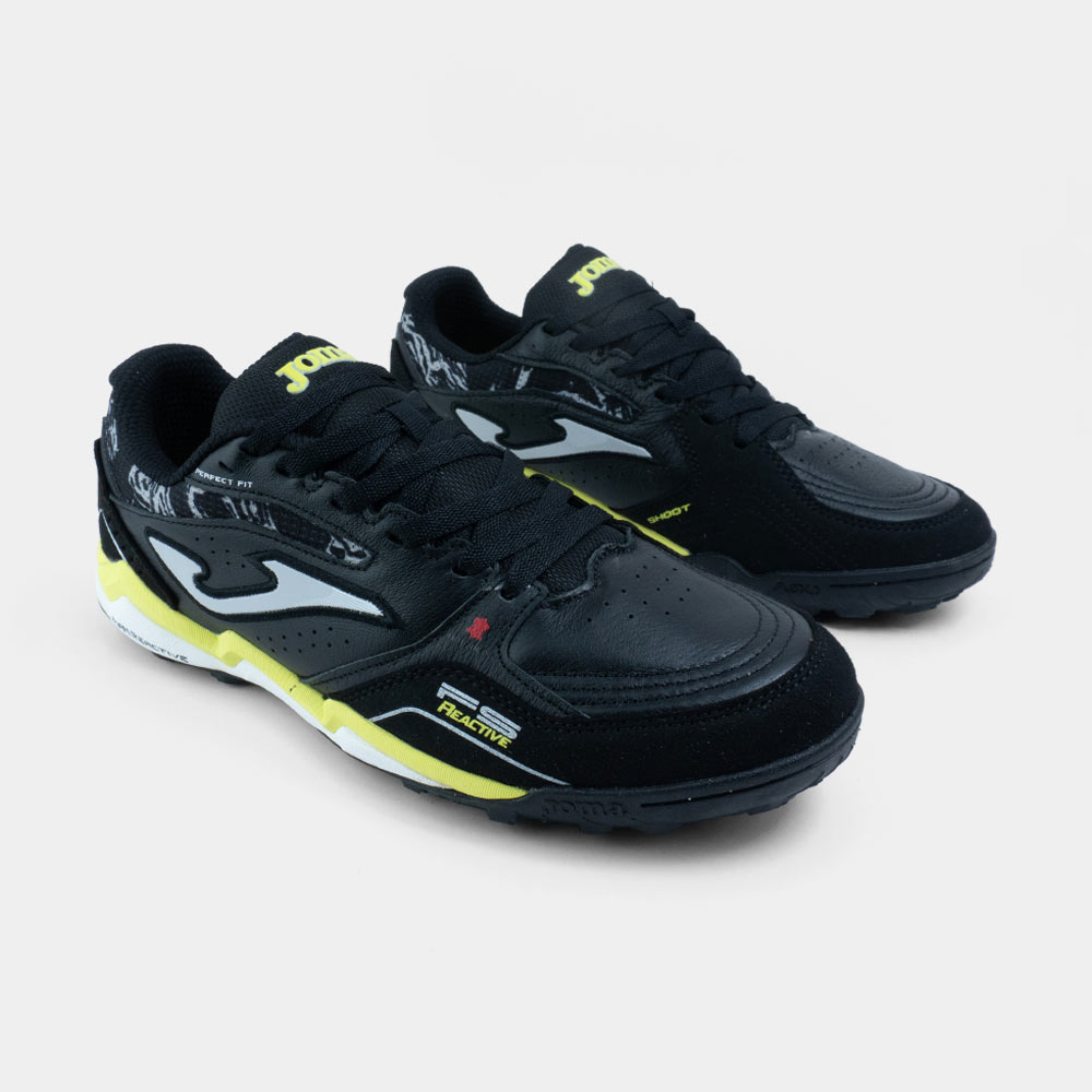 Zapatillas deportivas negras y amarillas