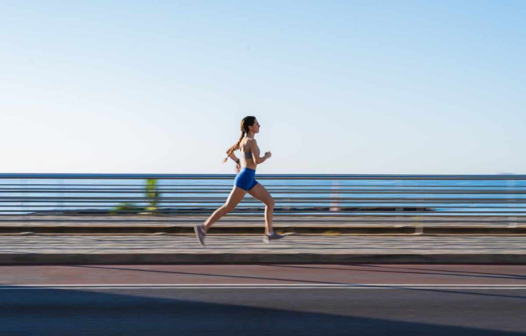 Zapatillas Running Ergonómicas Mujer: Adaptación Biomecánica al Pie Femenino en JOMA